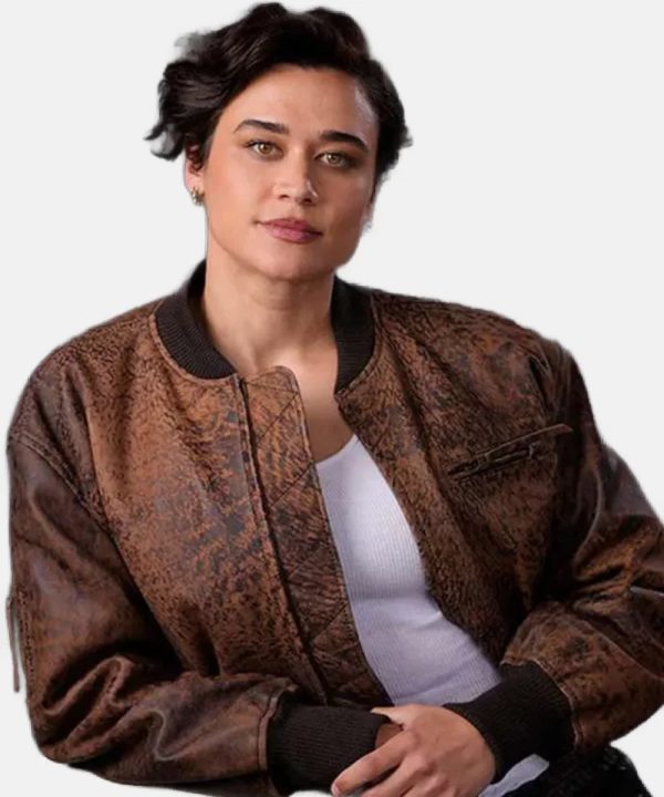 Analyzing image     LoveLiesBleedingKatyO_BrianBrownCropLeatherJacket