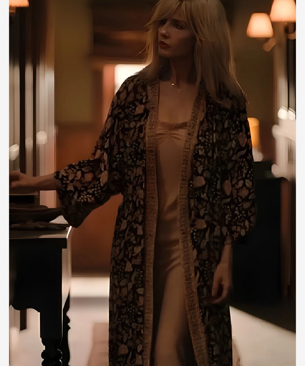 Beth Dutton TV Series Dutton Ranch Season 1 2026 Kelly Reilly Dark Floral Print Kimono Robe