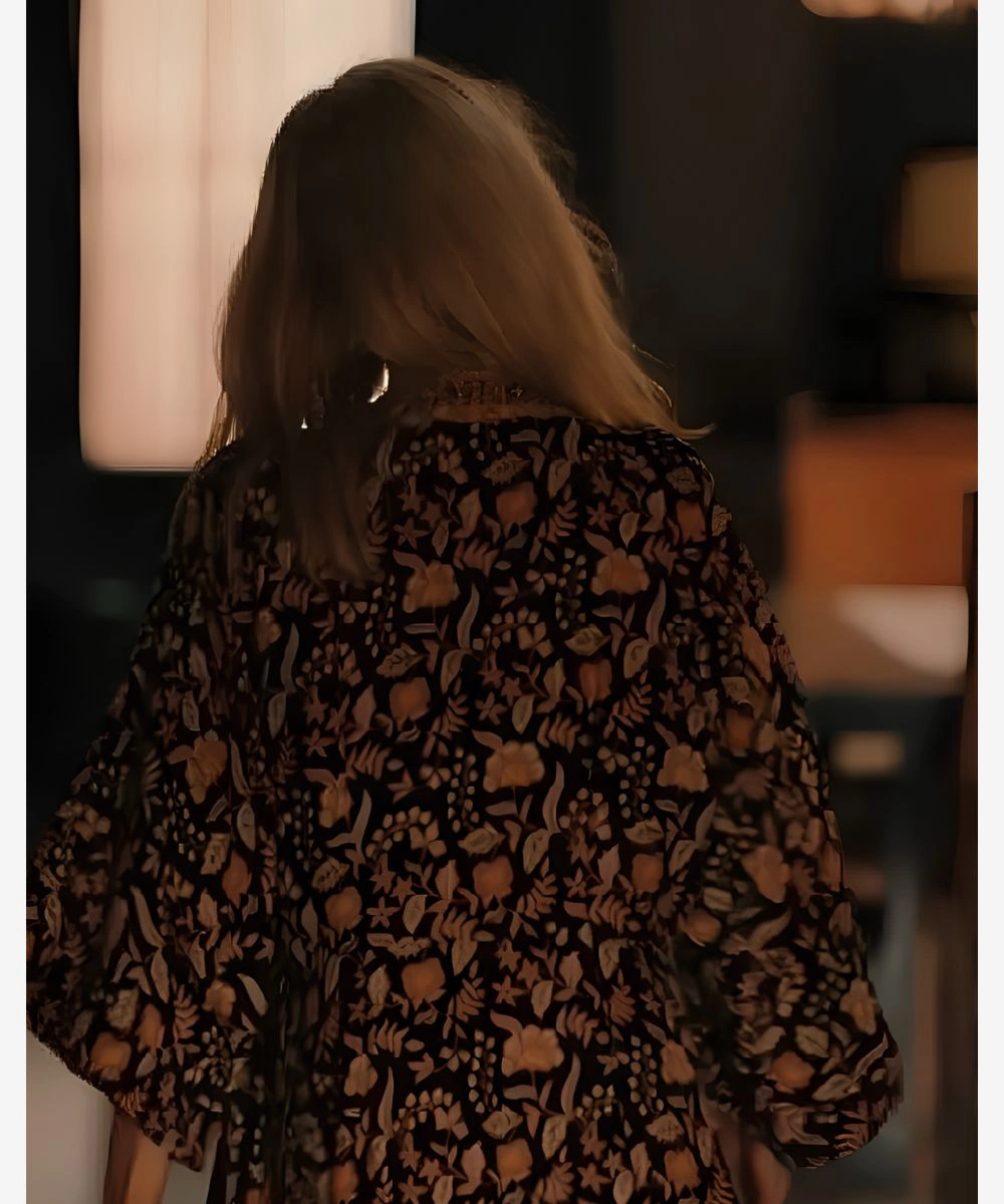 Beth Dutton TV Series Dutton Ranch Season 1 2026 Kelly Reilly Floral Kimono Robe